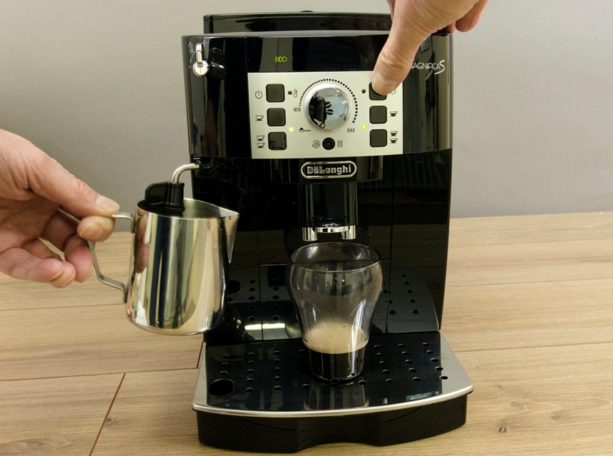 5 beste Kaffeemaschinen fürs Büro – Ein echter Genuss bei der Arbeit (Winter 2023)